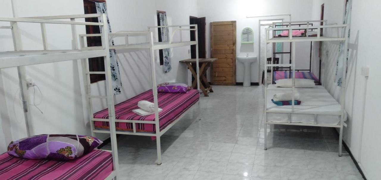 Walkers Hostel Trincomalee Eksteriør billede
