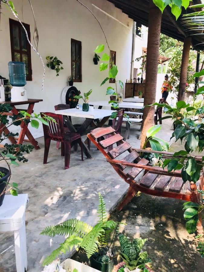Walkers Hostel Trincomalee Eksteriør billede