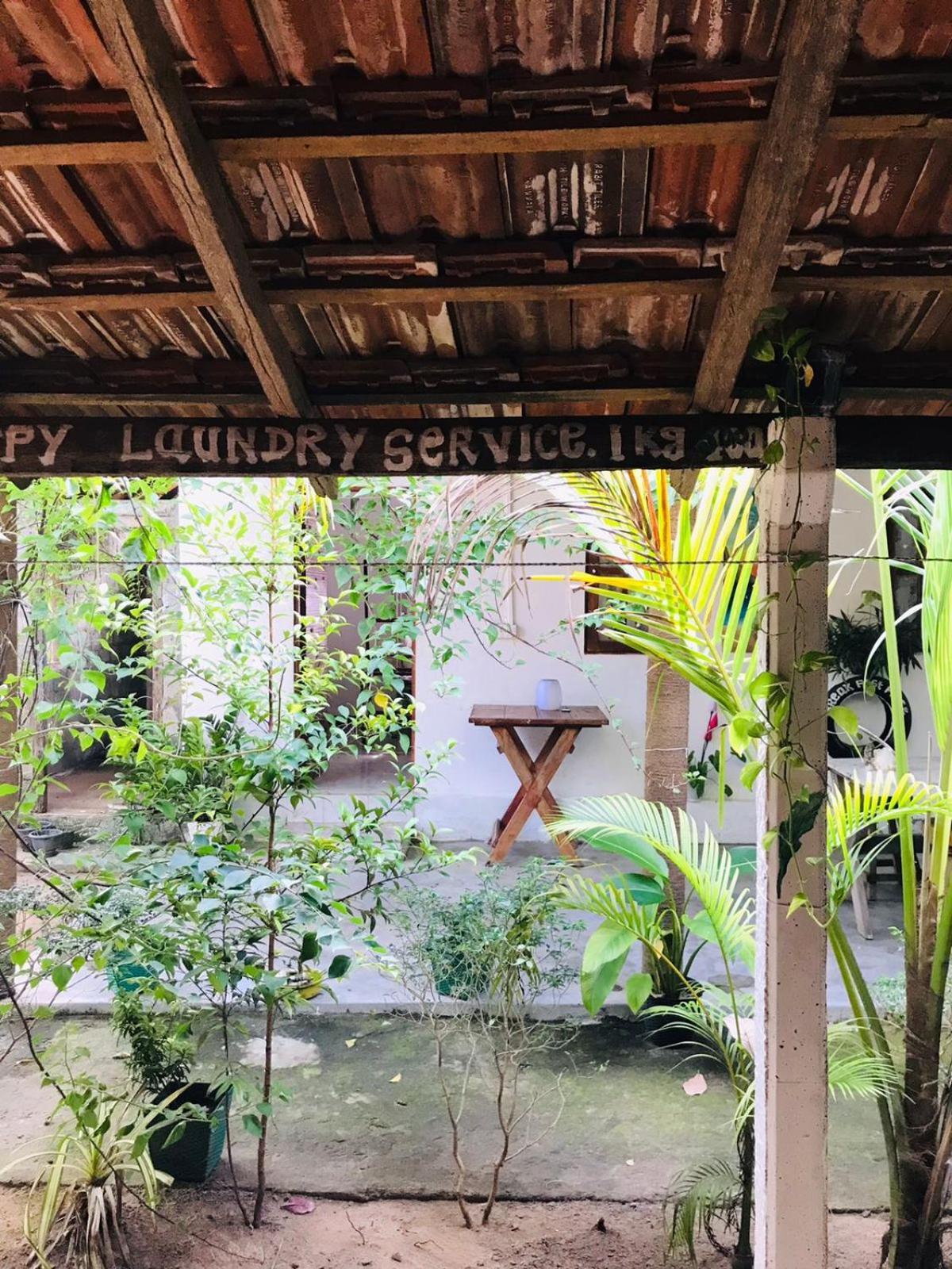 Walkers Hostel Trincomalee Eksteriør billede