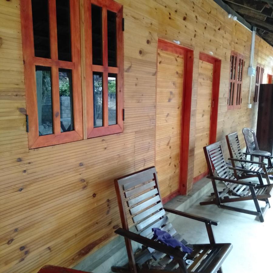 Walkers Hostel Trincomalee Eksteriør billede