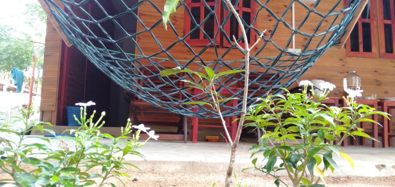 Walkers Hostel Trincomalee Eksteriør billede